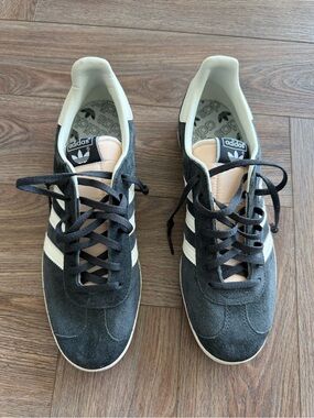 Adidas Men’s 10 Navy Suede Gazelle Sneakers